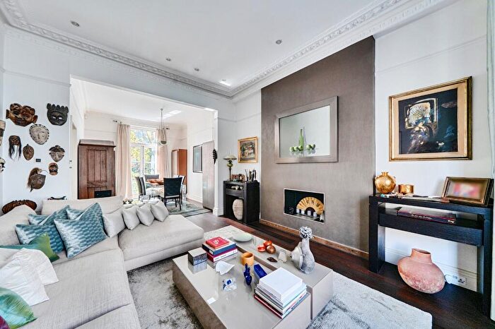 2 Bedroom Terraced House For Sale In Fawcett Street, Chelsea, SW10