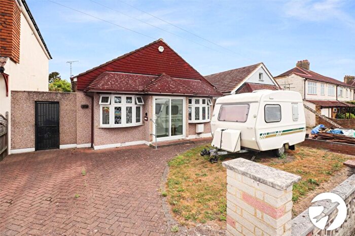 2 Bedroom Bungalow For Sale In Orchard Avenue, Belvedere, DA17