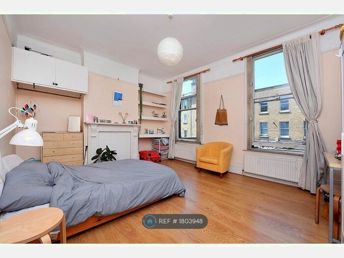 3 Bedroom Flat To Rent In Highbury Park, London, N5