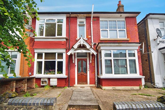 1 Bedroom Flat For Sale In Sidney Avenue, London, N13