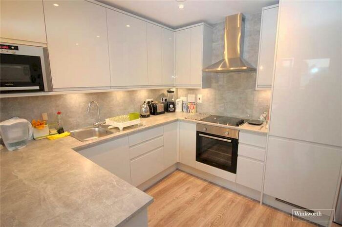 2 Bedroom Flat To Rent In Gemini Park, Manor Way, Borehamwood, Hertfordshire, WD6