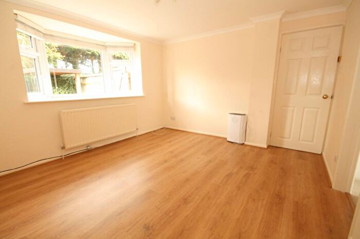 1 Bedroom Apartment To Rent In Park Way, Oxford, OX3