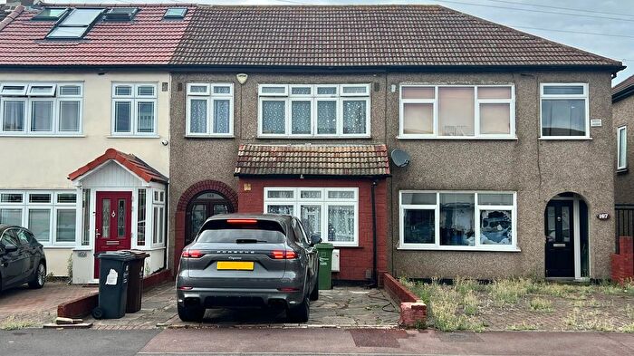 3 Bedroom Terraced House To Rent In Dagenham, RM10