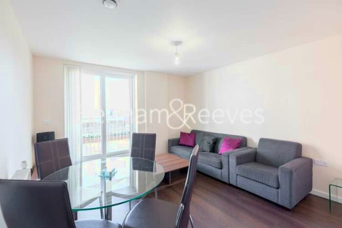 1 Bedroom Apartment To Rent In Lankaster Gardens, Highgate, N2
