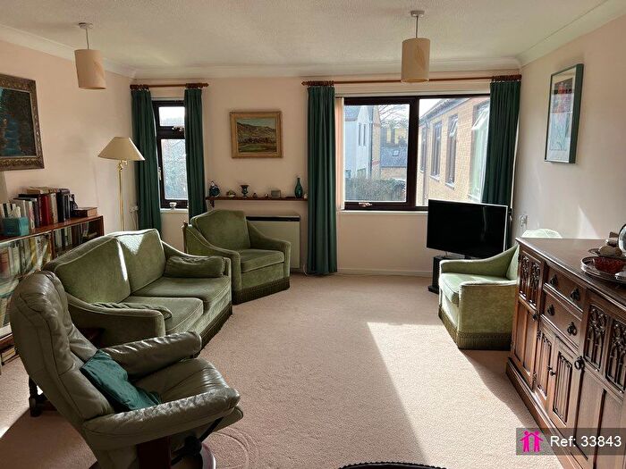 2 Bedroom Flat For Sale In New Cross Road, Oxford, OX3