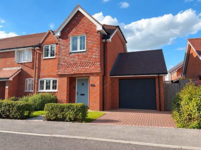 3 Bedroom End Of Terrace House For Sale In St. Marys Hill, Whitchurch, RG28