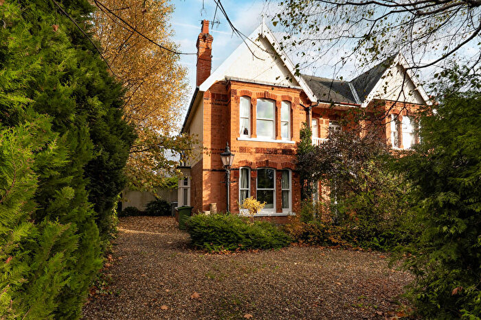 3 Bedroom Semi-Detached House For Sale In North Road, Bourne, PE10