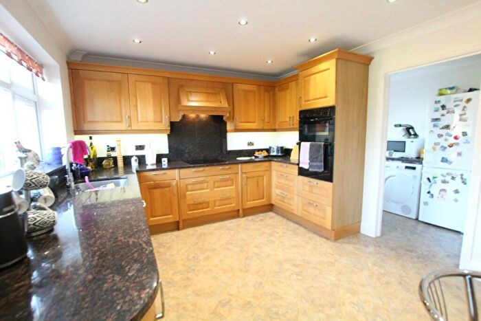 4 Bedroom Detached House For Sale In Blunham Road, Moggerhanger, MK44