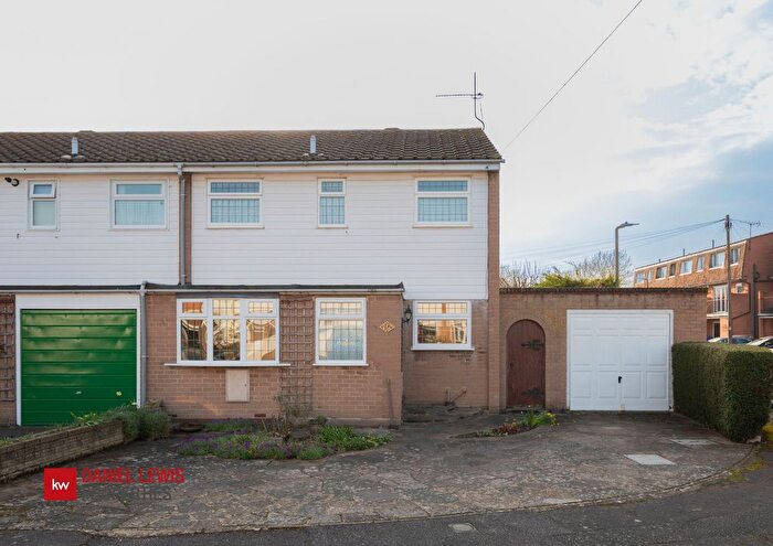 3 Bedroom End Terrace House For Sale In Marle Gardens, Waltham Abbey, EN9
