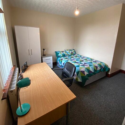 8 Bedroom End Of Terrace House To Rent In Conyngham Road, Victoria Park, Manchester, M14