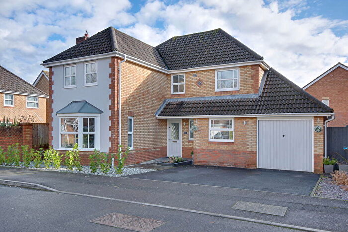 4 Bedroom Detached House For Sale In Seagrim Road, Bournemouth, BH8