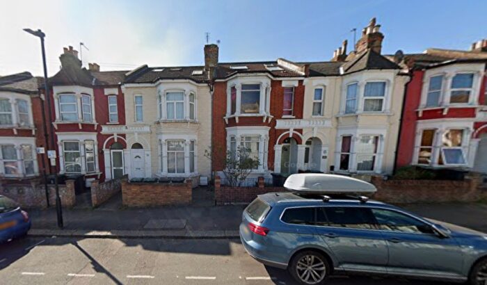 Studio To Rent In Cranbrook Park, Wood Green, N22