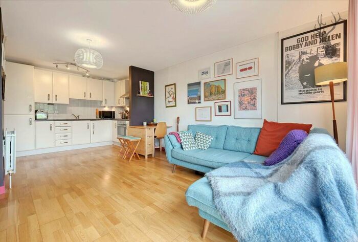 2 Bedroom Flat To Rent In Felstead Street, Hackney Wick, E9