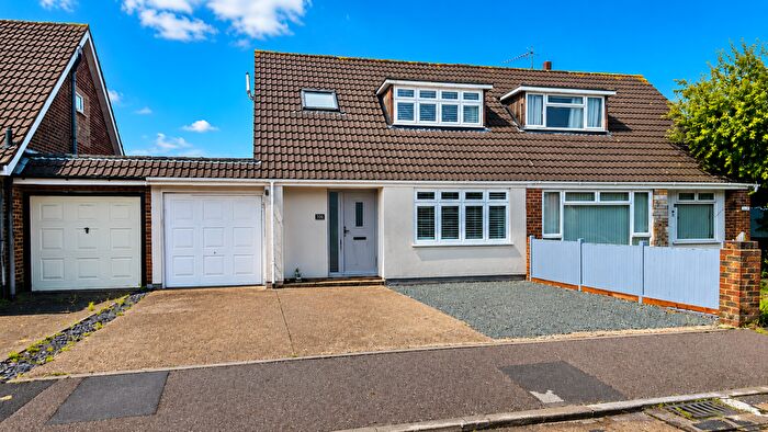 3 Bedroom Semi-Detached House For Sale In Branksome Close, Stanford-le-hope, SS17
