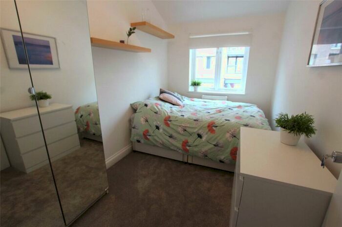 1 Bedroom Property To Rent In Grove Street, London, SE8