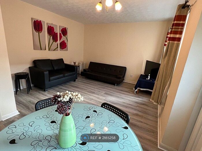 2 Bedroom Flat To Rent In Dorset Street, Glasgow, G3