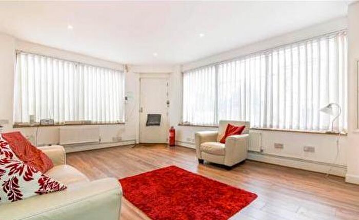 1 Bedroom Flat For Sale In Ground Floor Flat, Ashville Road, Leytonstone, Waltham Forest, E11
