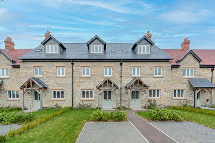 3 Bedroom Town House To Rent In Mansfield Way, Glastonbury, Somerset, BA6