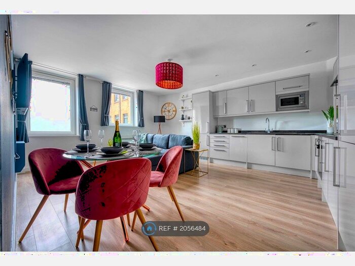 2 Bedroom Flat To Rent In The Post House, Gloucester, GL4