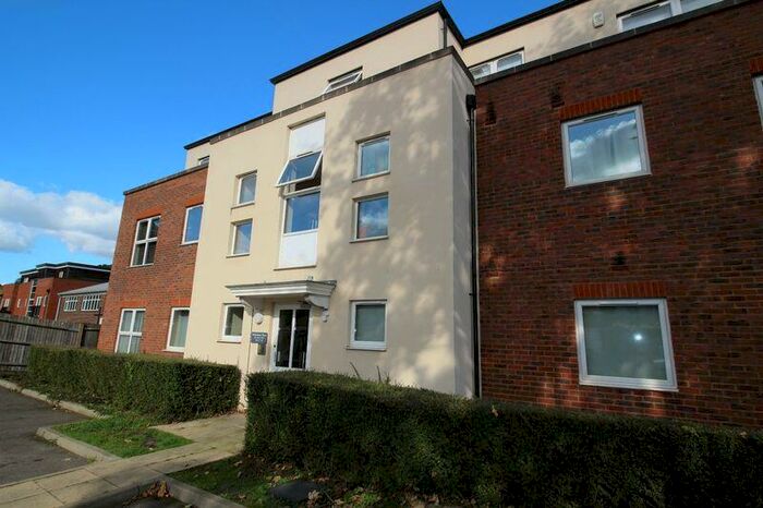 2 Bedroom Flat To Rent In Whyteleafe, CR3