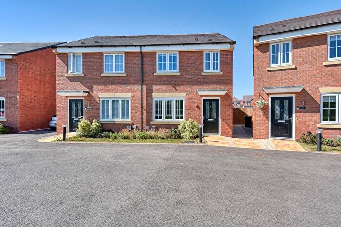 3 Bedroom Property To Rent In Elliott Drive, Gedling, Notitngham, NG4