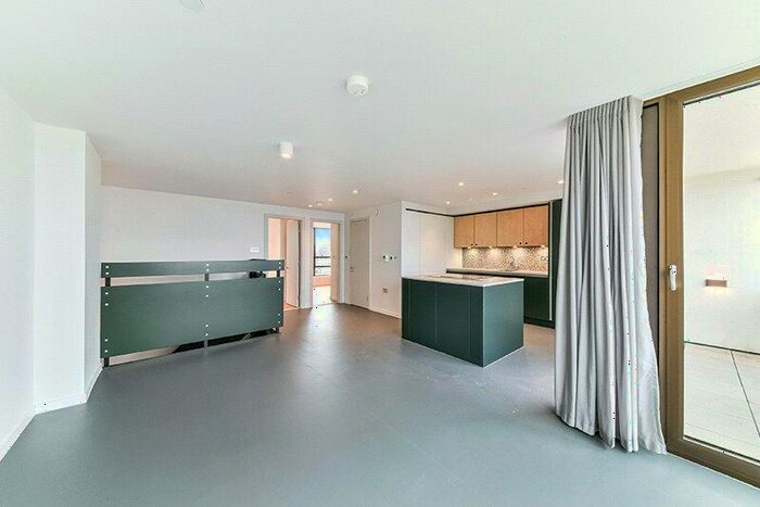 2 Bedroom Apartment To Rent In Balfron Tower St. Leonards Road, London, E14