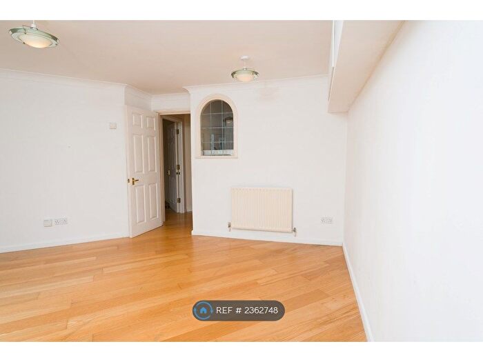 1 Bedroom Flat To Rent In Britannia Court, Brighton Marina Village, Brighton, BN2