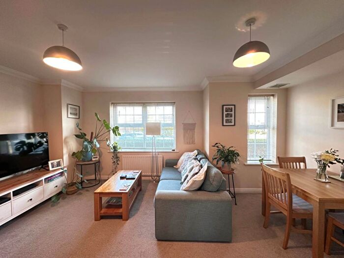2 Bedroom Flat For Sale In Homersham, Canterbury, CT1