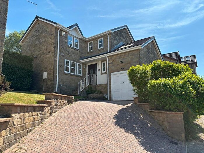 4 Bedroom Detached House For Sale In Green Meadow, Wilsden, Bradford, BD15
