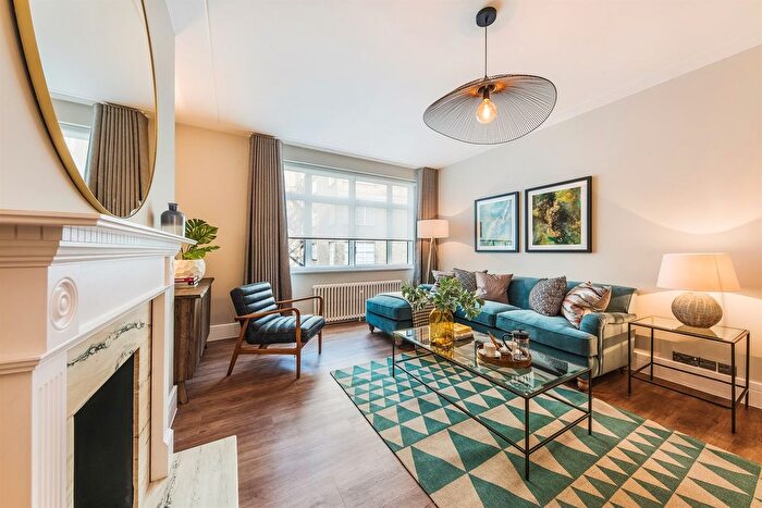 1 Bedroom Flat To Rent In Flat Richmond Court, Sloane Street, London, SW1X