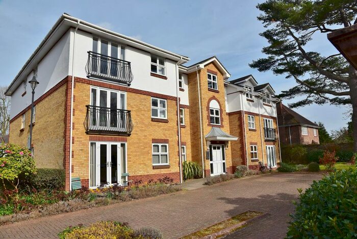 1 Bedroom Flat To Rent In Rosebank Close, Teddington, TW11