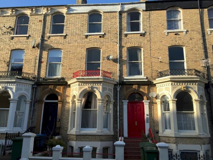 1 Bedroom Flat To Rent In Grosvenor Crescent, Scarborough YO11