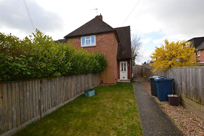 2 Bedroom Flat To Rent In Briery Way, Amersham, HP6