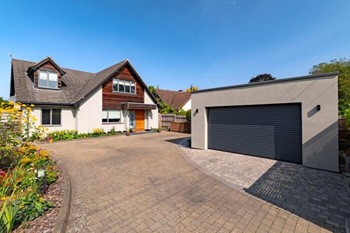4 Bedroom Detached House For Sale In Kimbolton Road, Bedford, MK41