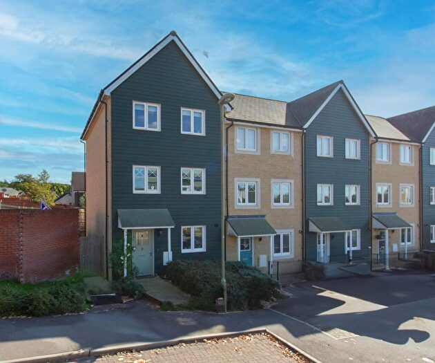 4 Bedroom Town House For Sale In Boyce Road, Church Crookham, GU52