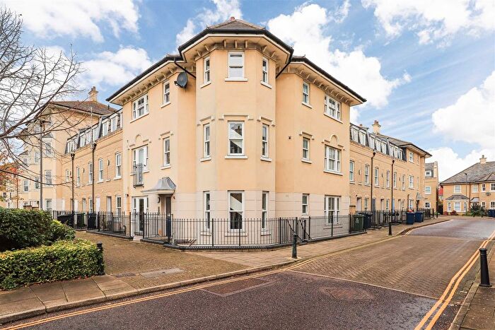 2 Bedroom Flat For Sale In St. Matthews Gardens, Cambridge, CB1