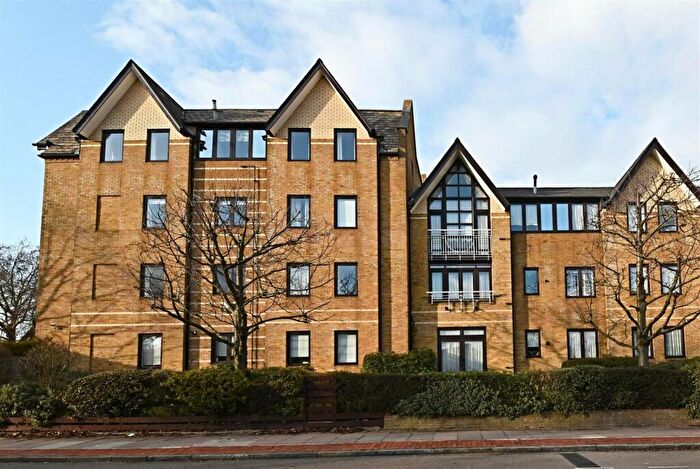 1 Bedroom Apartment For Sale In Hamilton Square, Sandringham Gardens North Finchley, N12