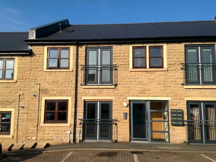 2 Bedroom Flat To Rent In Weavers Fold, BB2