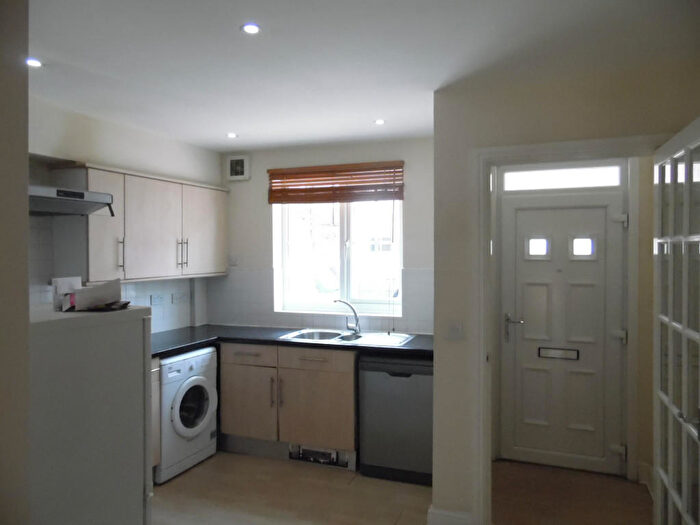 3 Bedroom Town House To Rent In Oxford Road, Leicester, Leicestershire, LE2