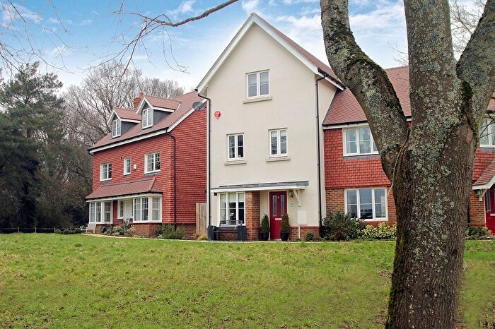 4 Bedroom Semi-Detached House To Rent In Ashengate Way, Five Ash Down, TN22