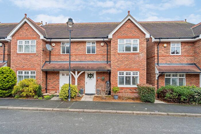3 Bedroom Semi Detached House For Sale In Imperial Way, Croxley Green, Rickmansworth, WD3