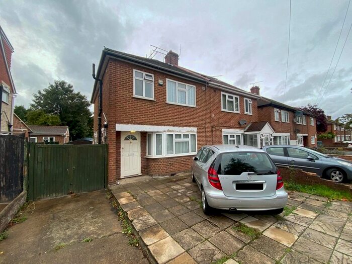 3 Bedroom Property To Rent In Shakespeare Avenue, Hayes, UB4