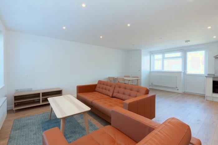 1 Bedroom Apartment To Rent In Downside Road, Risinghurst, OX3