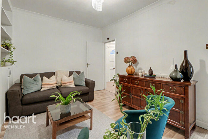 3 Bedroom Maisonette For Sale In Wembley Park, HA9