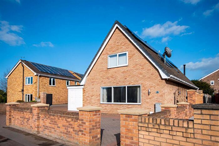 4 Bedroom Detached House For Sale In Sheep Bridge Lane, Rossington, Doncaster, DN11