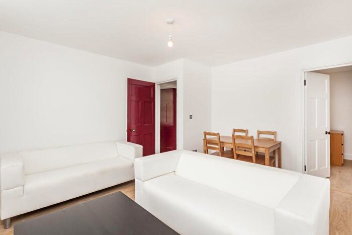 2 Bedroom Apartment To Rent In Norwood Road, SE27