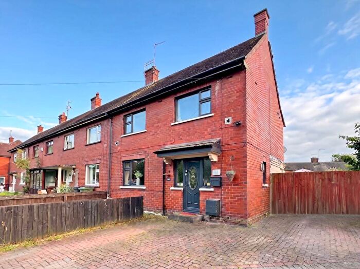 3 Bedroom End Of Terrace House For Sale In Three Acre Avenue, Heyside, OL2