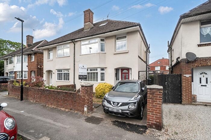 3 Bedroom Semi-Detached House For Sale In Millbrook Road West, Regents Park, Southampton, Hampshire, SO15