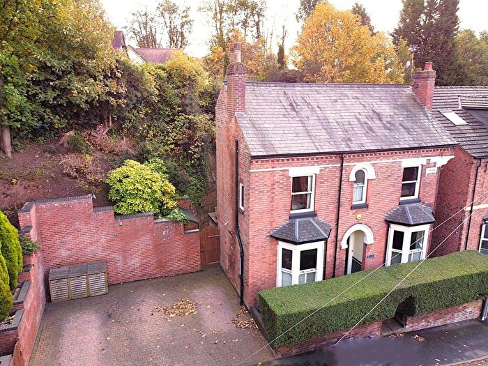 3 Bedroom Detached House For Sale In Bearwood Hill Road, Burton-On-Trent, DE15