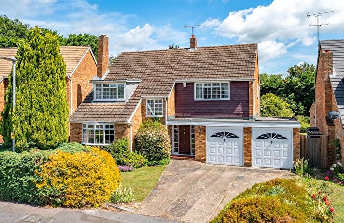 4 Bedroom Detached House For Sale In Delmar Avenue, Leverstock Green, Hertfordshire, HP2
